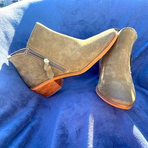 NEW Cole Haan Olive Green Booties- NEW size 8